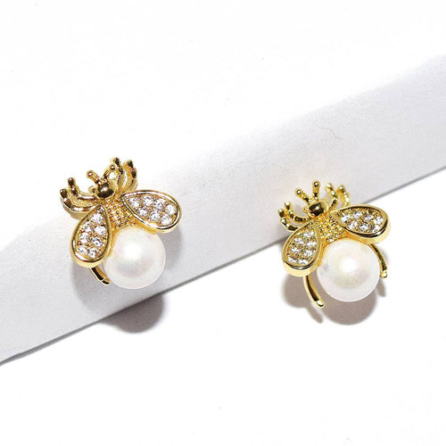 Delicate Bee Stud - Racquesh