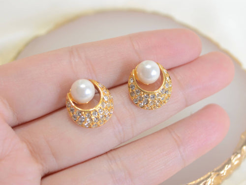 Gold Pearl Stud earrings - Racquesh